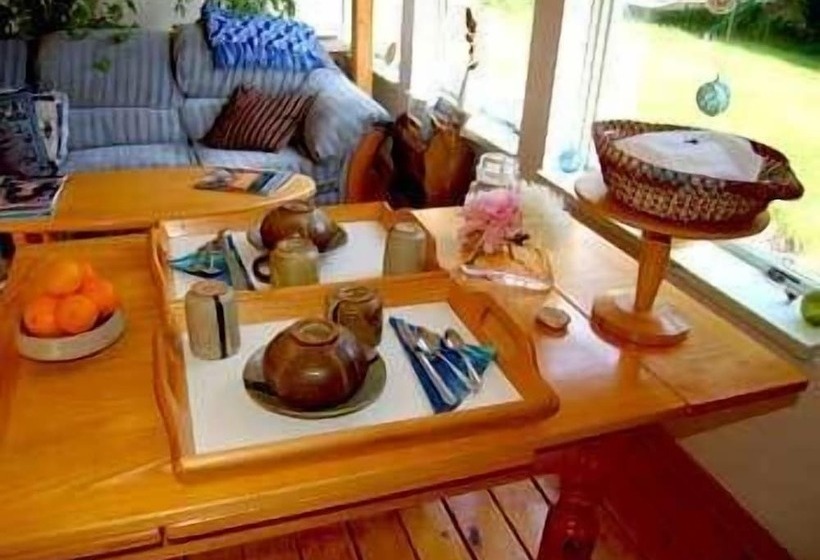 Whalesong Bed And Breakfast