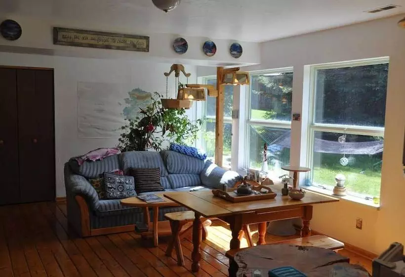 Whalesong Bed And Breakfast