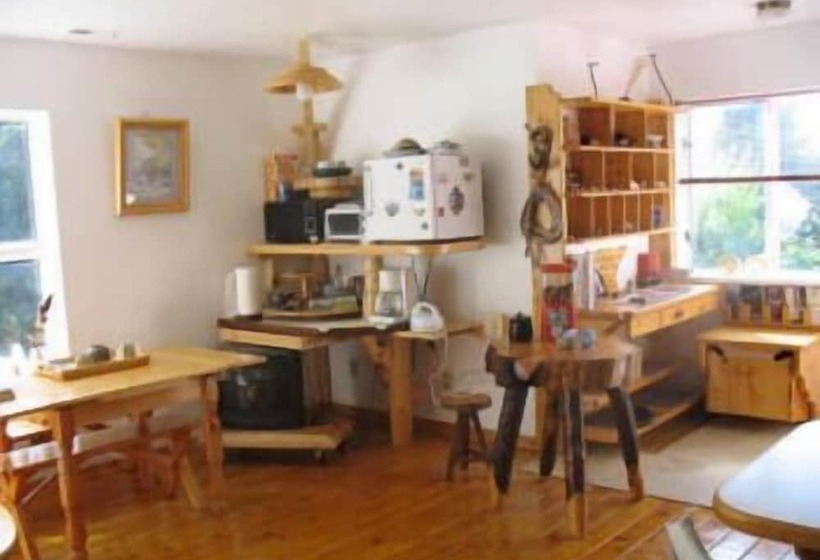 Whalesong Bed And Breakfast