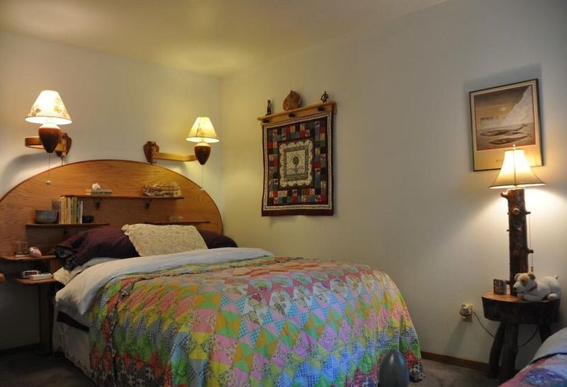 Whalesong Bed And Breakfast