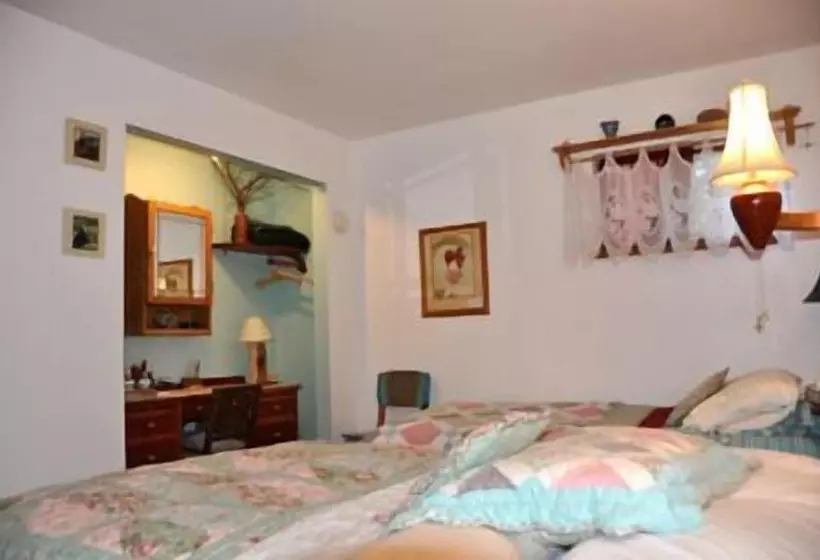Whalesong Bed And Breakfast