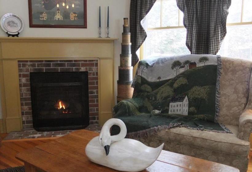 민박 Covered Bridge House