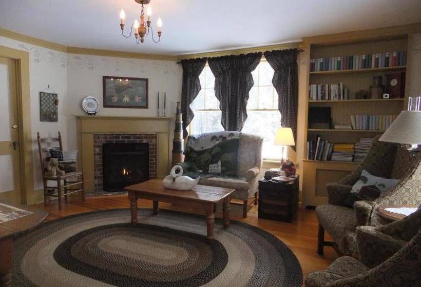 민박 Covered Bridge House