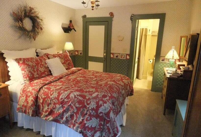 민박 Covered Bridge House