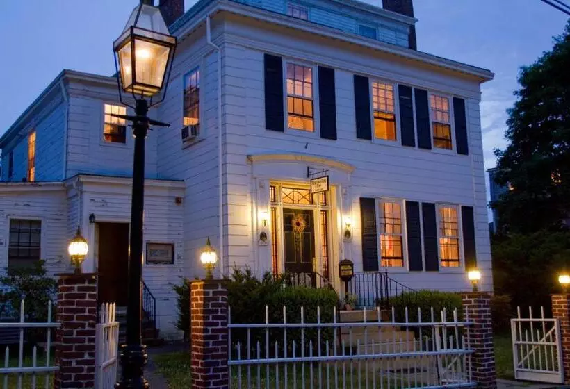 ベッドアンドブレックファースト Historic Hill Inn