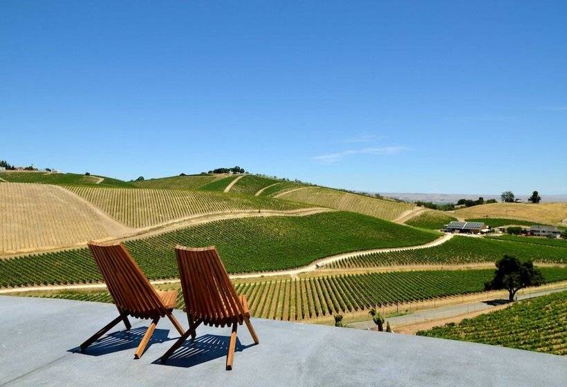 민박 Sirena Vineyard Resort