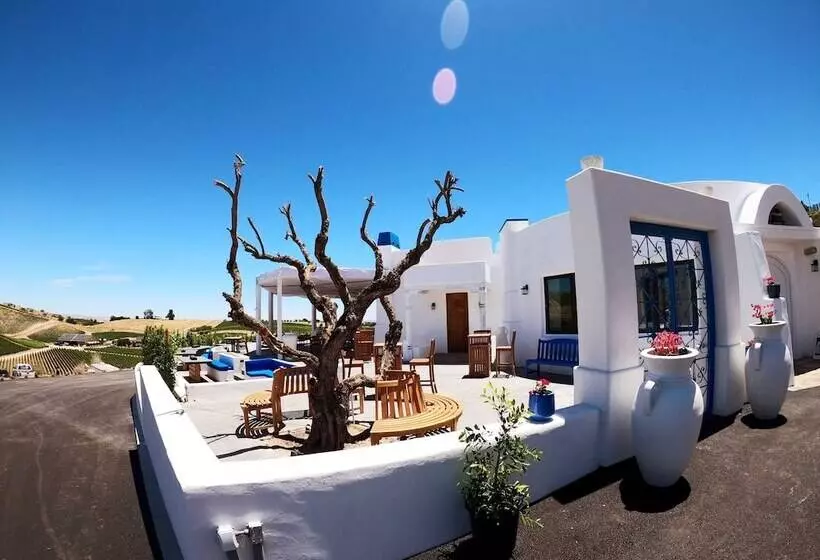 ベッドアンドブレックファースト Sirena Vineyard Resort