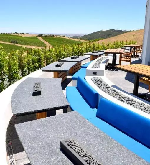 ベッドアンドブレックファースト Sirena Vineyard Resort