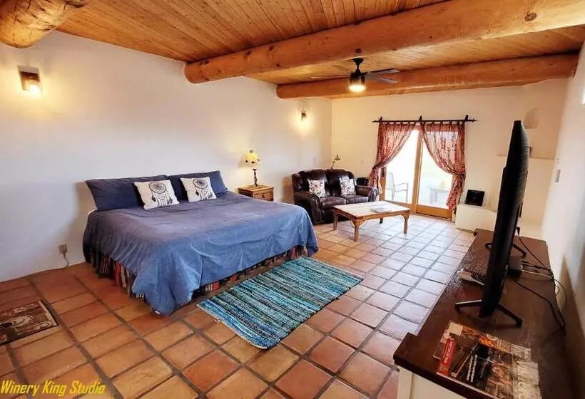 ベッドアンドブレックファースト Sirena Vineyard Resort