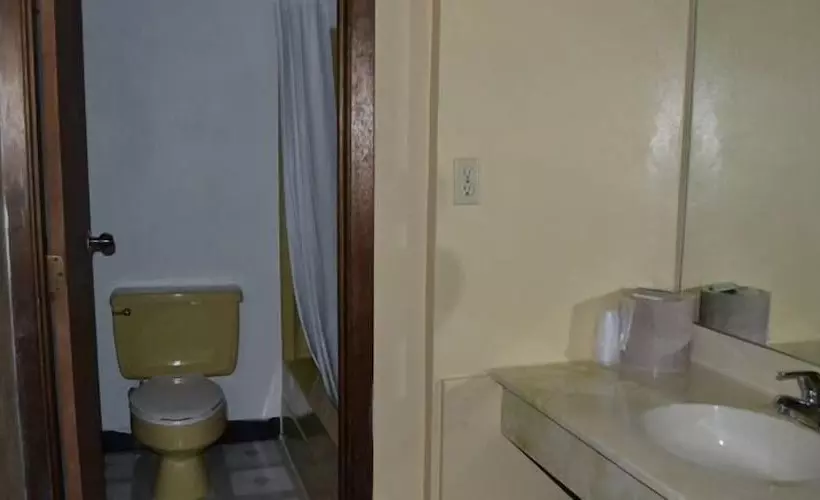 Budget Inn Motel
