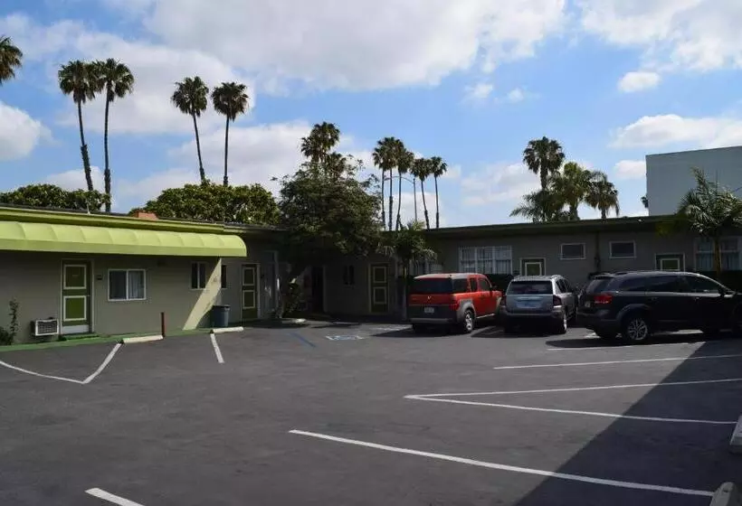 Encore Motel