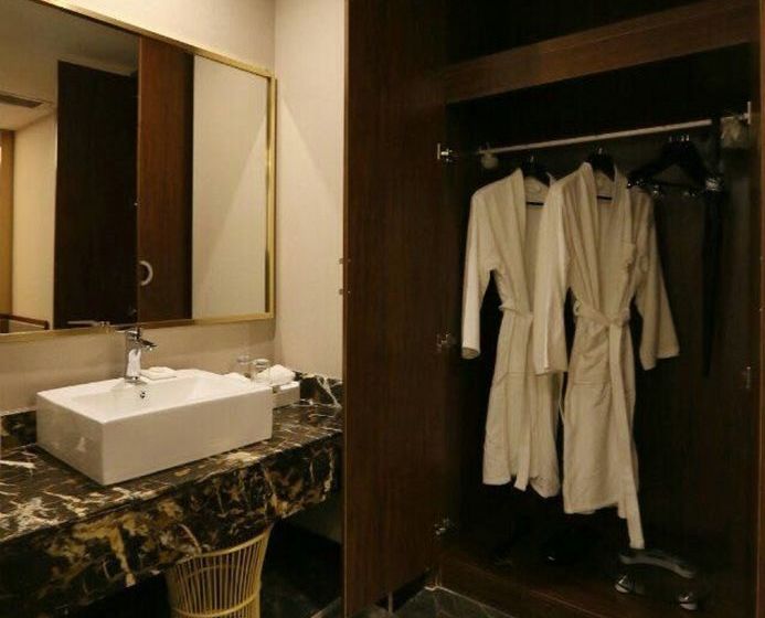 Отель Quanzhou Huarong