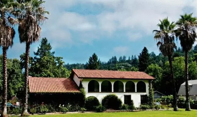 Hotelli Spanish Villa Inn