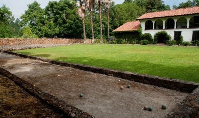 酒店 Spanish Villa Inn