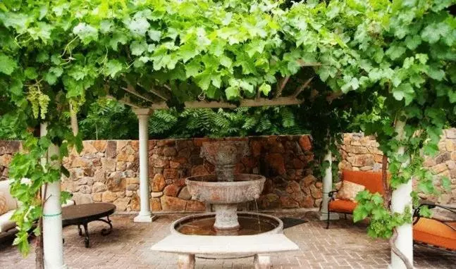 Hotelli Spanish Villa Inn