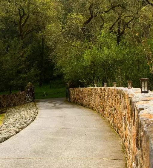 Hotelli Spanish Villa Inn