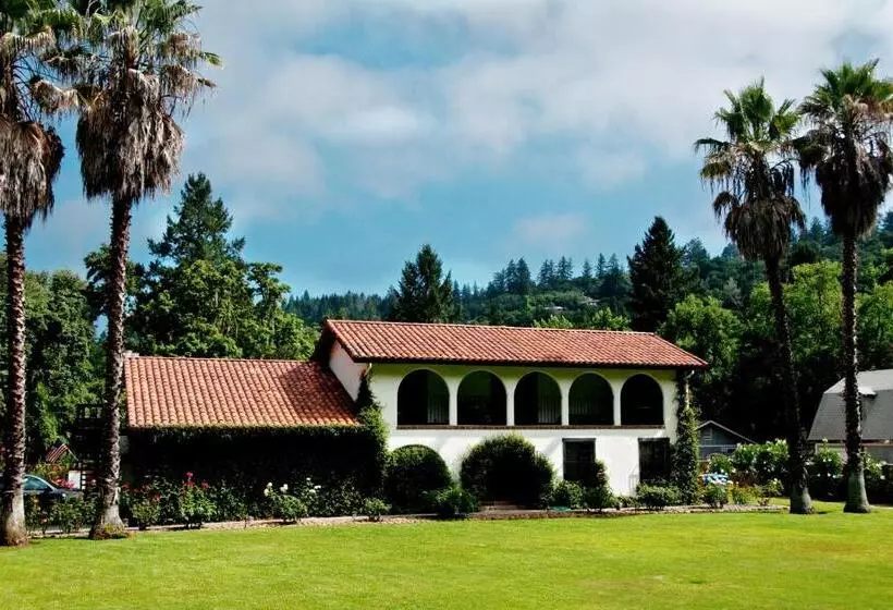 Hotelli Spanish Villa Inn
