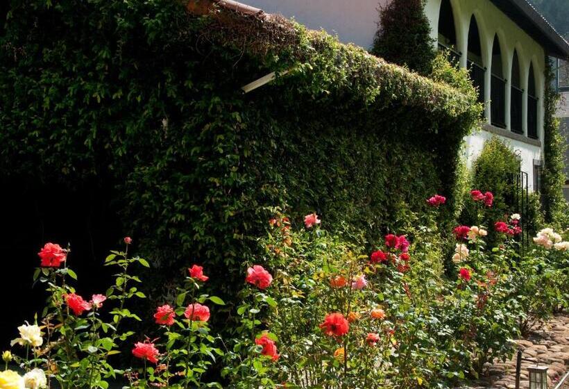 酒店 Spanish Villa Inn