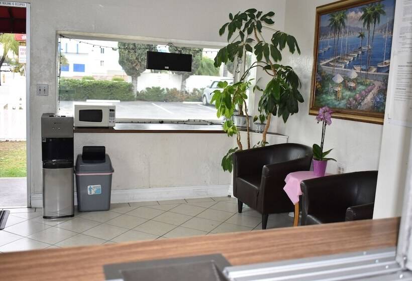 فندق على الطريق Valley