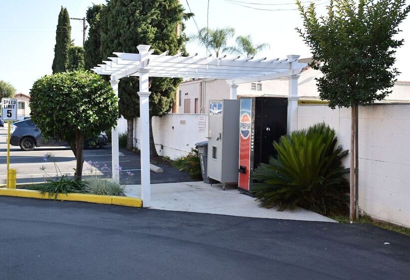 فندق على الطريق Valley