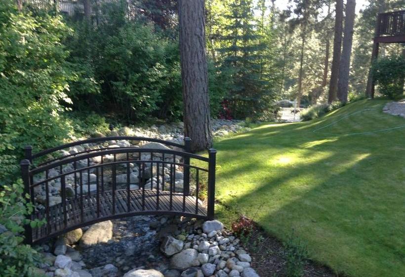 River Cove Elegant Waterfront Bed & Breakfast