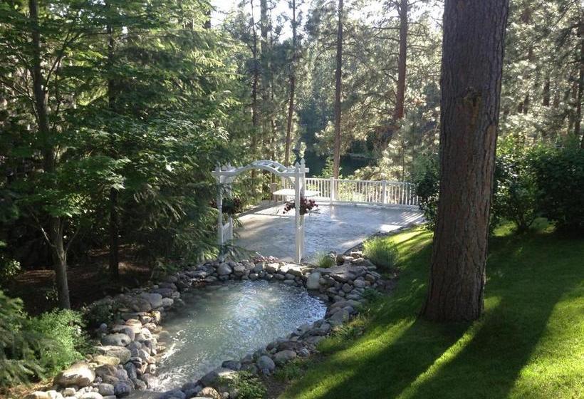 River Cove Elegant Waterfront Bed & Breakfast