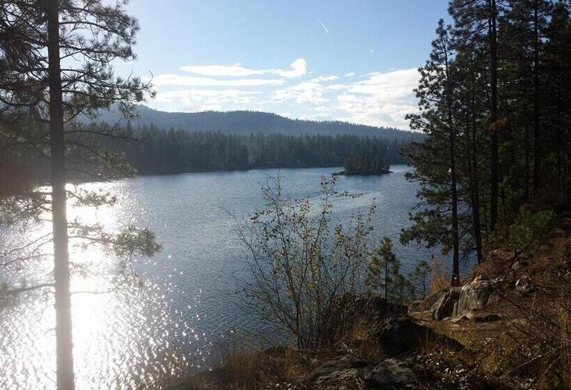 River Cove Elegant Waterfront Bed & Breakfast