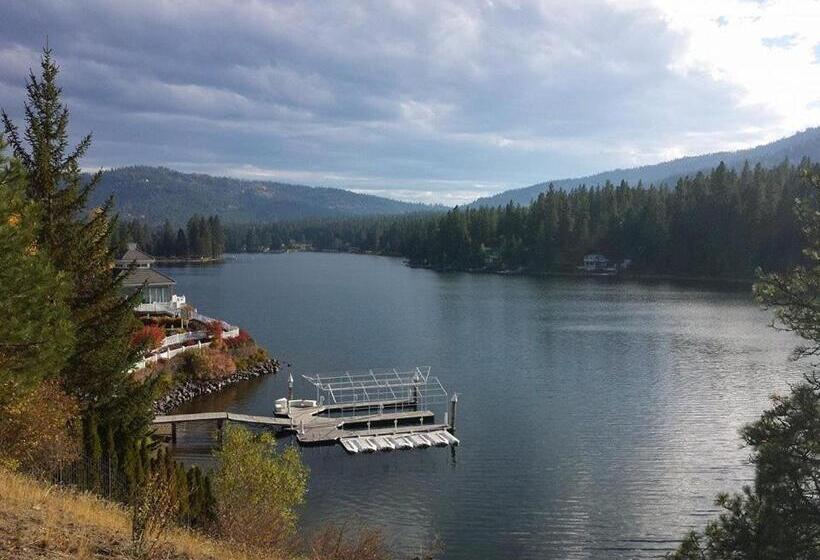 River Cove Elegant Waterfront Bed & Breakfast