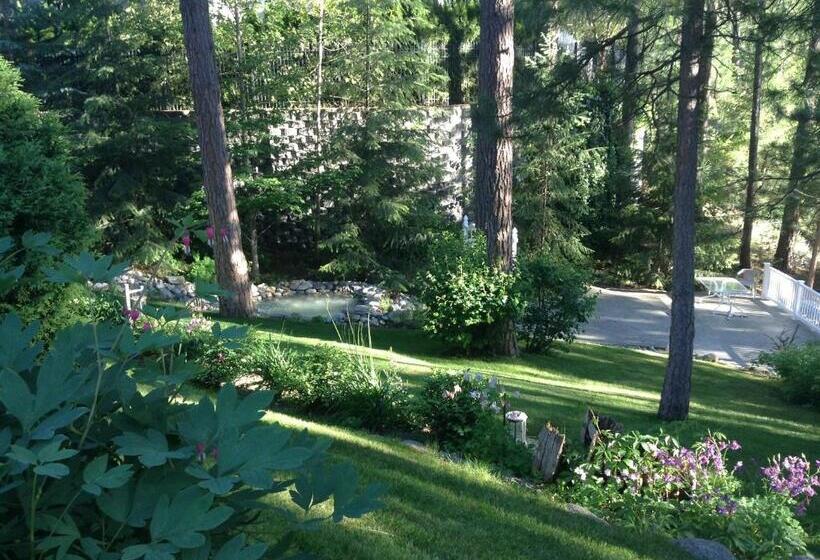 River Cove Elegant Waterfront Bed & Breakfast