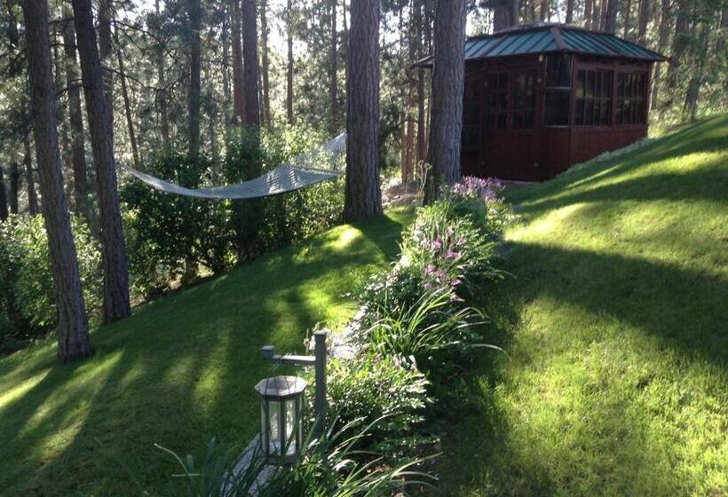 River Cove Elegant Waterfront Bed & Breakfast