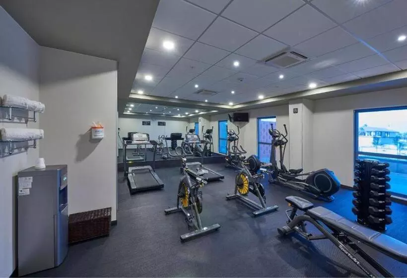 ホテル City Express Plus By Marriott Puerto Vallarta