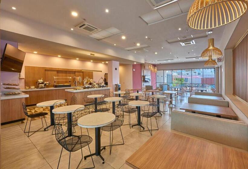 هتل City Express Plus By Marriott Puerto Vallarta