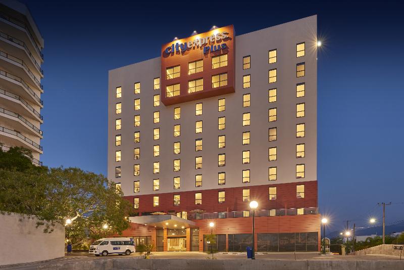 هتل City Express Plus By Marriott Puerto Vallarta