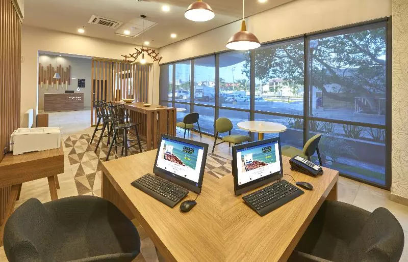 ホテル City Express Plus By Marriott Puerto Vallarta
