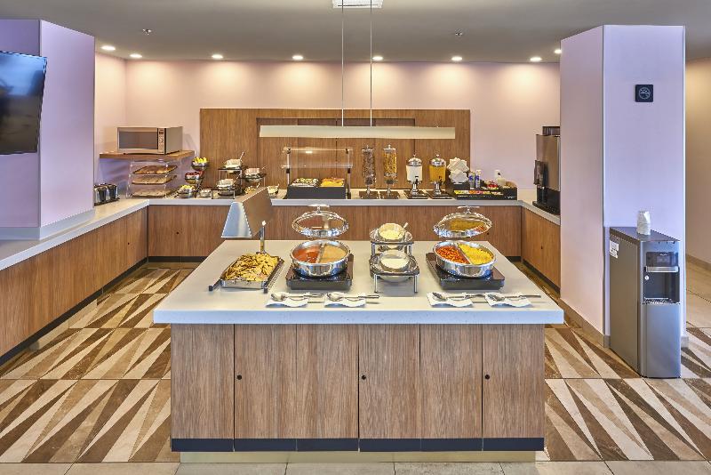 هتل City Express Plus By Marriott Puerto Vallarta