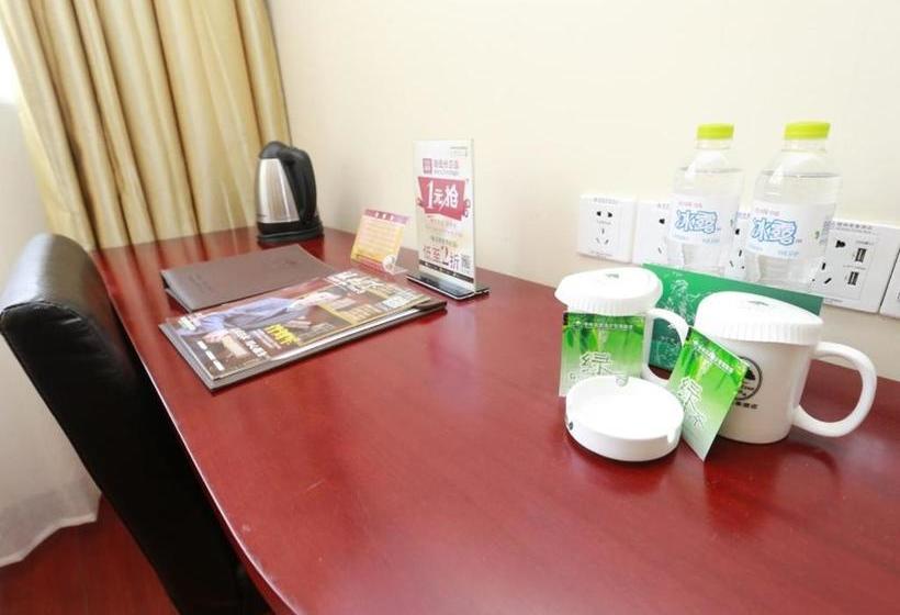 酒店 Greentree Inn Anhui Liuan Railway East Station Passenger Station Express