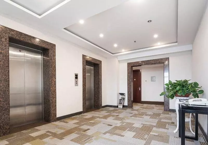 Hotelli Greentree Inn Changzhou Dinosaur City Qingyang North Road Business