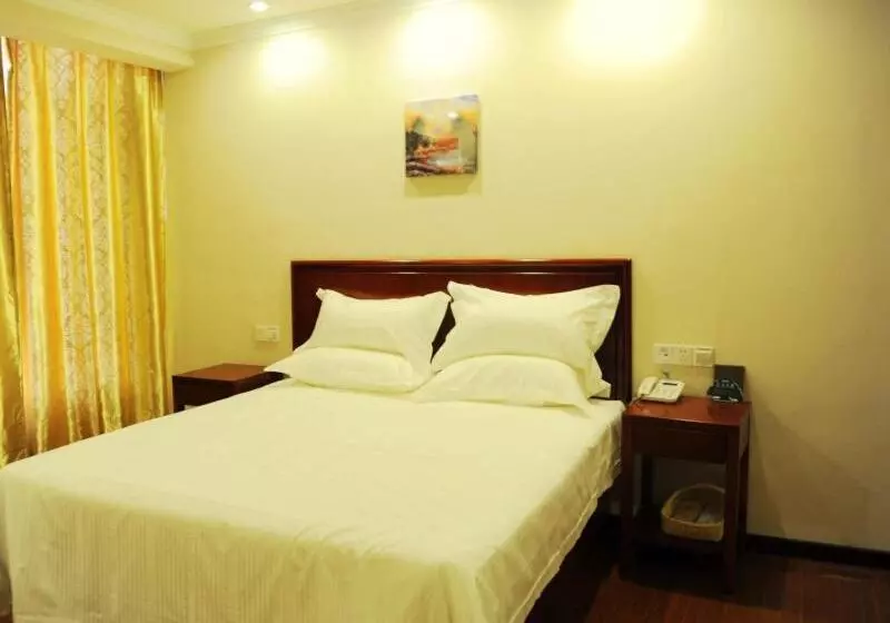 Hotelli Greentree Inn Hebei Qinhuangdao Peace Avenue Express