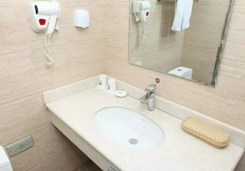 ホテル Greentree Inn Neimenggu Tongliao Railway Station Jianguo Road Express
