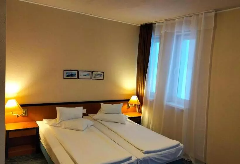 Hotelli Pensiunea Cabana Art