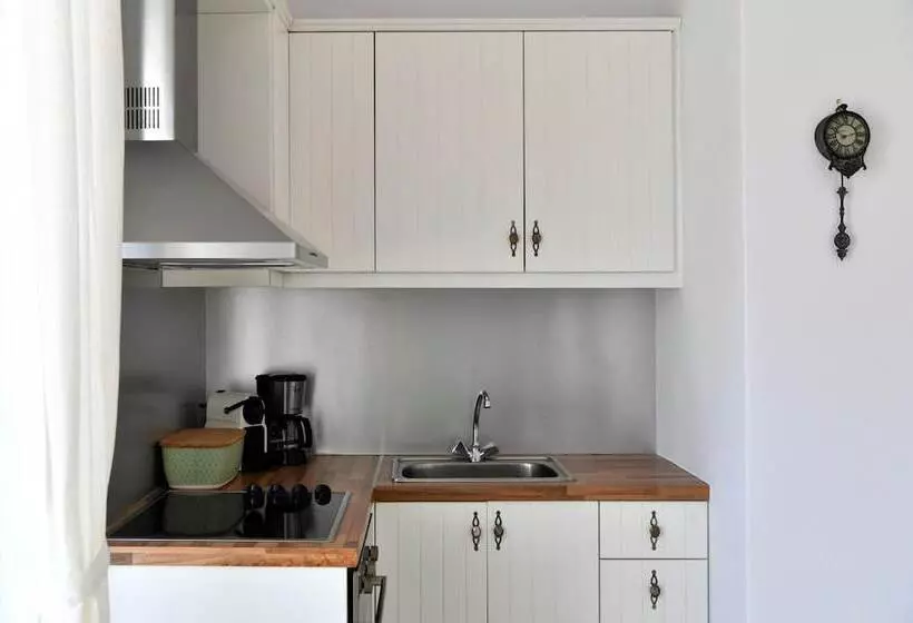 Anemolia Apartments With Pool