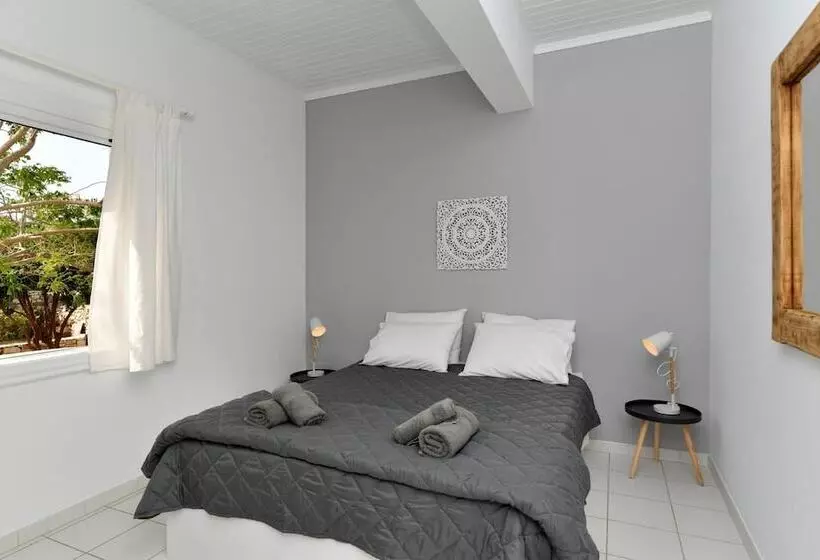 Anemolia Apartments With Pool