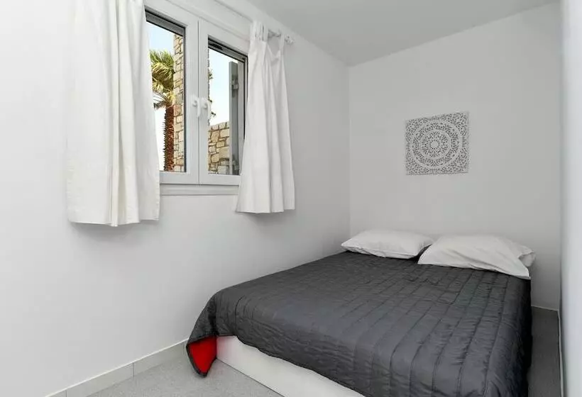 Anemolia Apartments With Pool