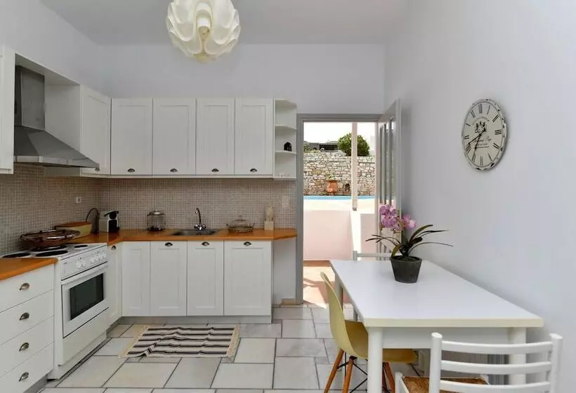 Anemolia Apartments With Pool