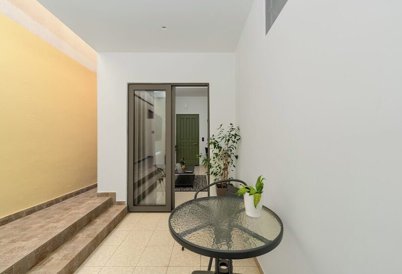 Отель Analiti Civita