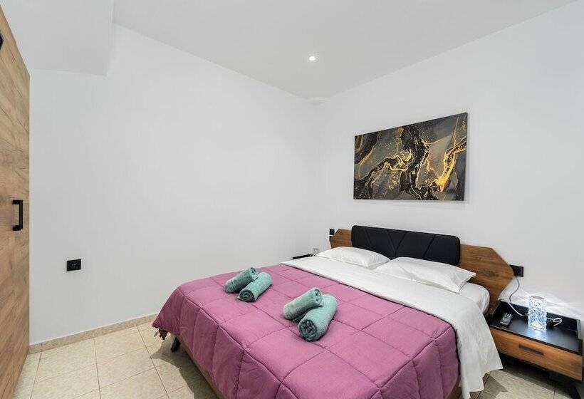 Отель Analiti Civita