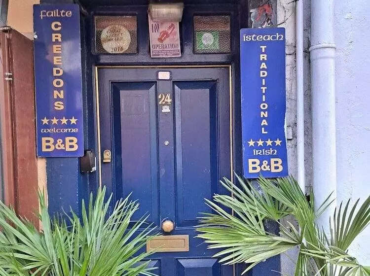 ホテル Creedons Traditional Welcome Accommodation