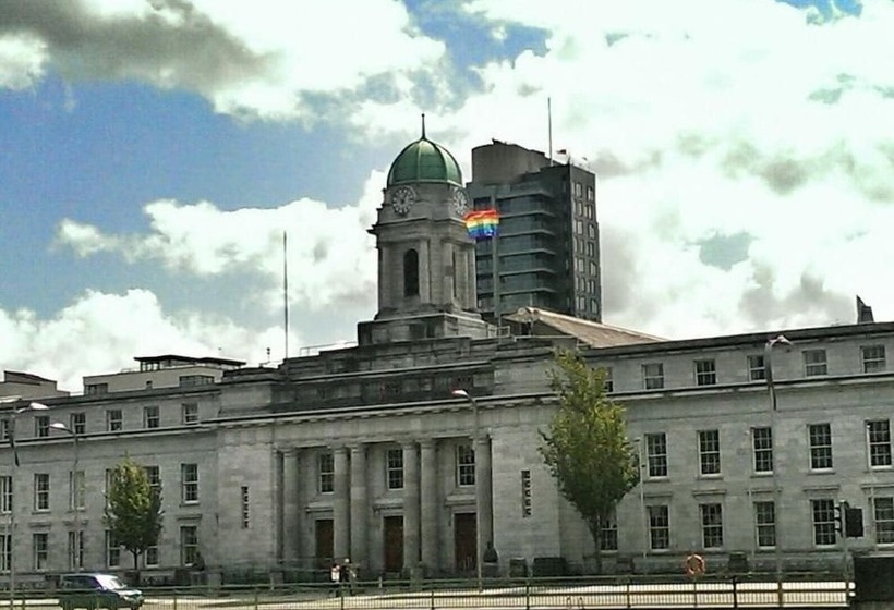 هتل Creedons Traditional Welcome Accommodation