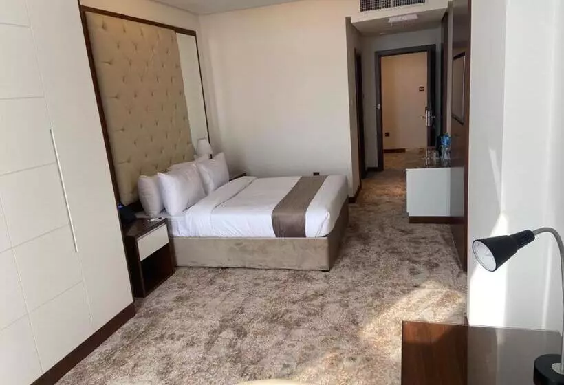 هتل Dolphin Continental