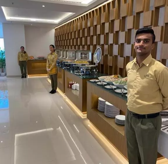 هتل Dolphin Continental